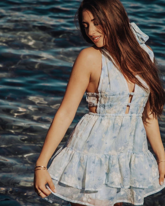 Vestido Corto Artesanal Silencio - Escote Halter y Acuarela Azul