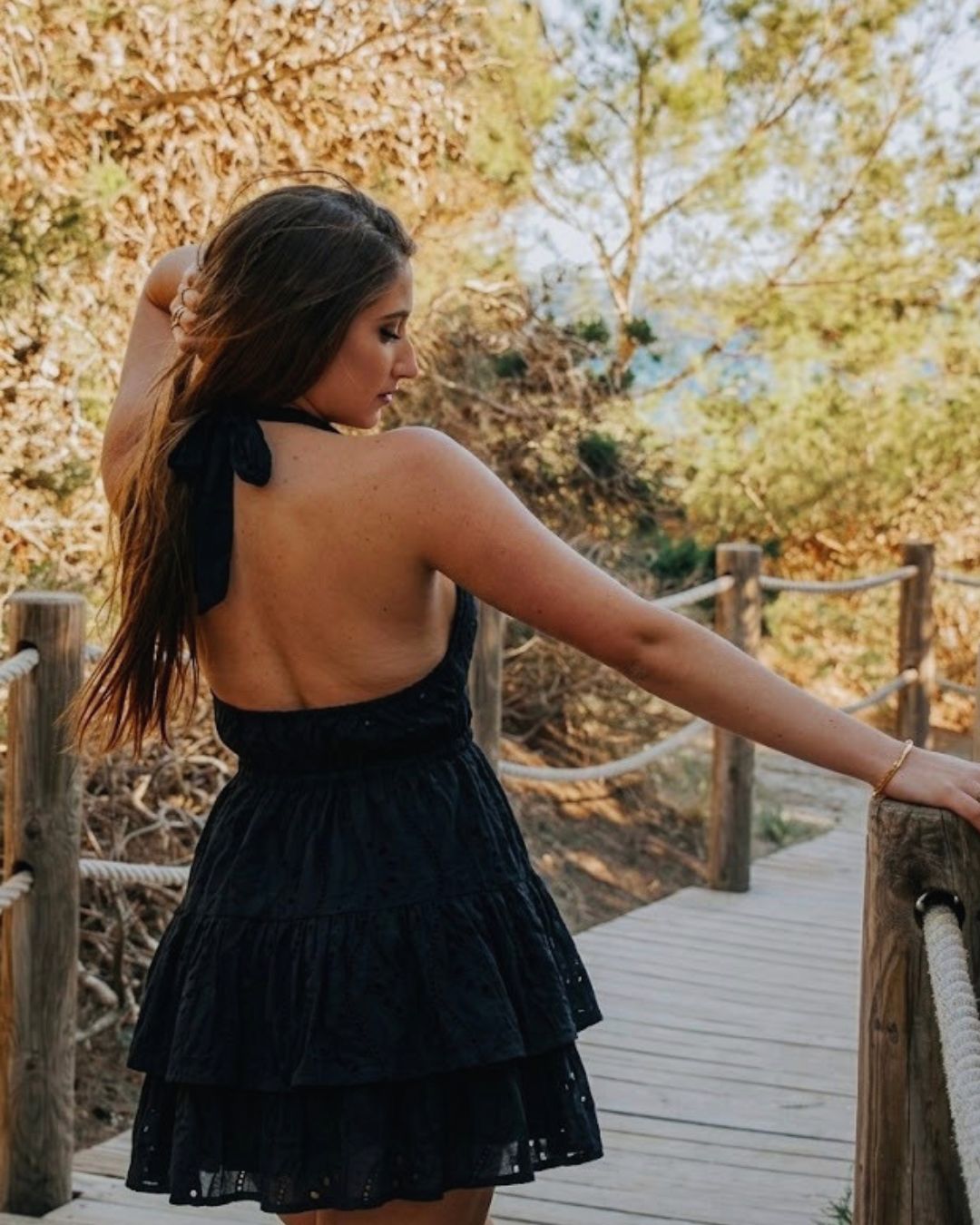 Vestido Corto Boho Bora - Algodón Negro con Bordados